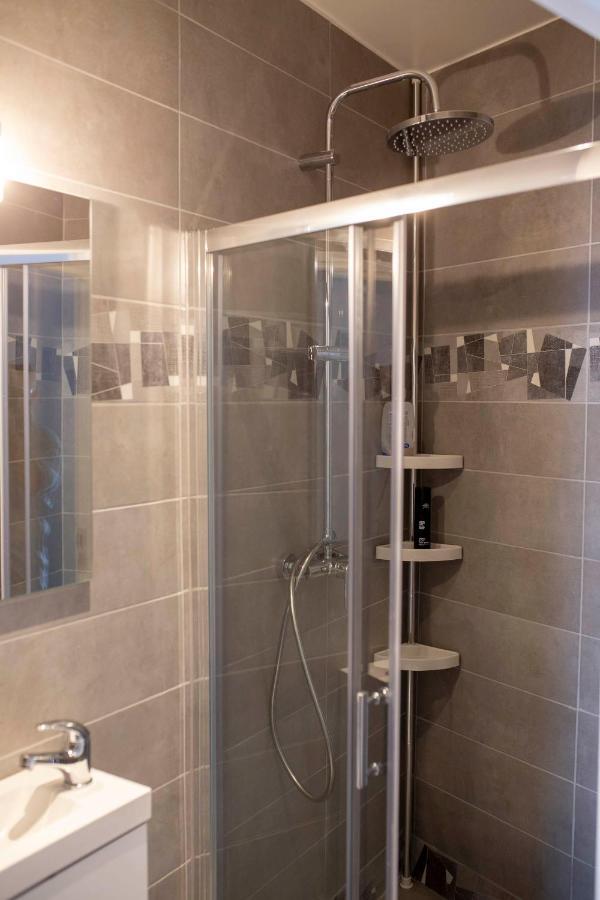 Loc Trotteur Le Graphite T2 Grand Confort Terrasse 루르드 외부 사진